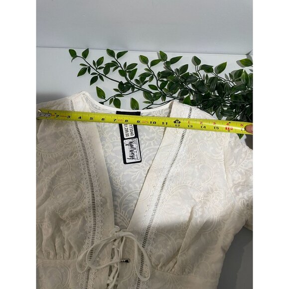 Studio F Ivory Lace Long Sleeve Tie Front Blouse With Embroidered Details Size M - Picture 12 of 16